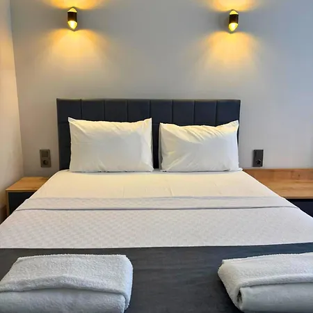 Kaya Hotel *