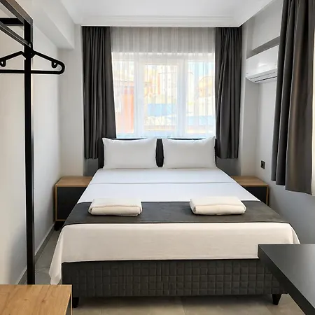 Kaya Hotel *