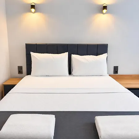 Kaya Hotel *